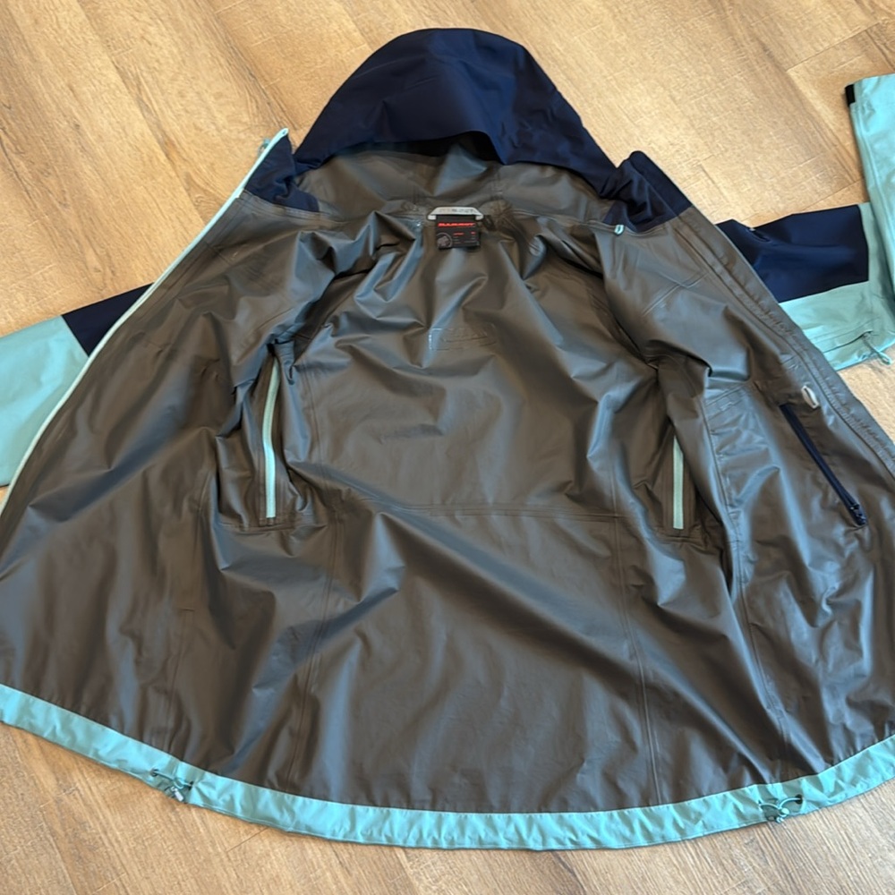 Mammut Jacket - Picture 3 of 6
